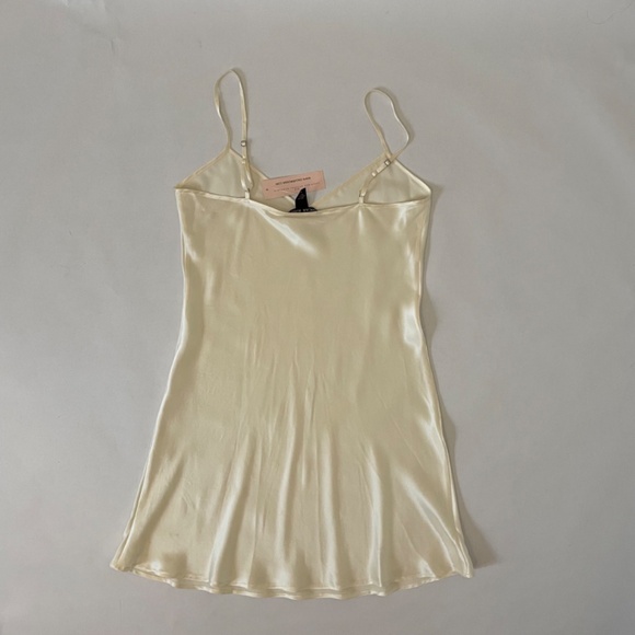 NWT Oscar Rossa 100% Silk Ivory White Cami Short Slip Nightgown Women's Medium - Picture 9 of 9